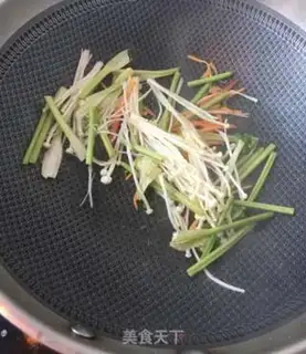 Make Bacon sea cucumber noodles step 11