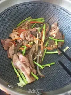 Make Bacon sea cucumber noodles step 12