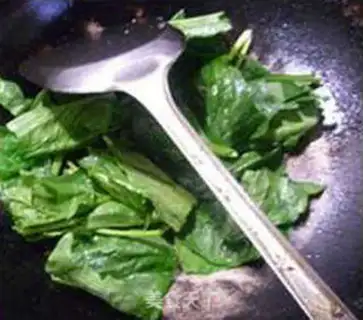 Make Fried egg shrimp spinach soup step 7