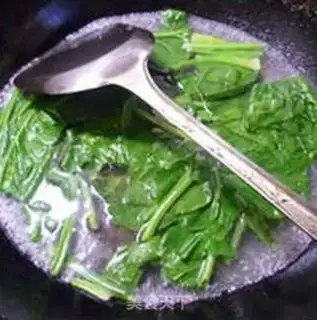 Make Fried egg shrimp spinach soup step 8
