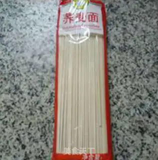 Make Fish-covered shrimp and wheat noodles step 0