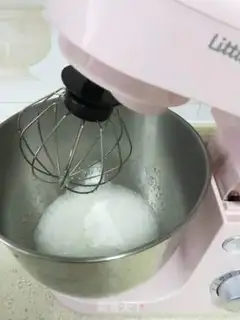 Make A flower cake step 8