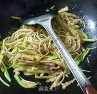 Make Pumpkin-skinned noodles step 11