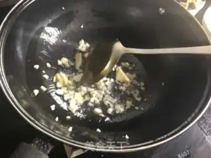 Make Garlic fried lamb step 0