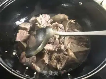 Make Garlic fried lamb step 3