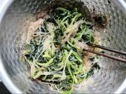 Make A spinach shrimp platter fan step 15