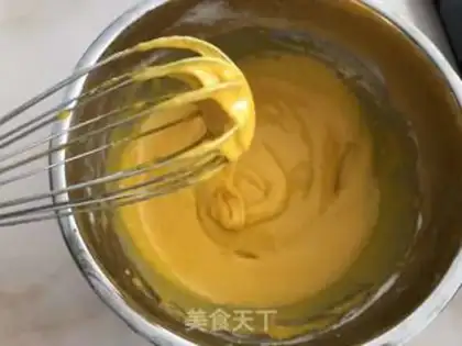 Make Black gallons with cream cakes step 0