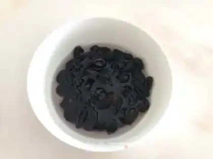 Make Black gallons with cream cakes step 4