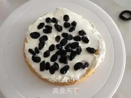 Make Black gallons with cream cakes step 7