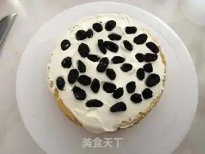 Make Black gallons with cream cakes step 8