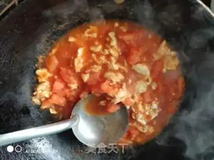 Make Tomato fried eggs step 5