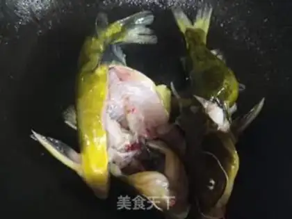 Make Sting fish soup step 1