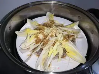 Make Garlic fan dolls step 11