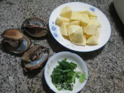 Make The abalone burns potatoes step 0