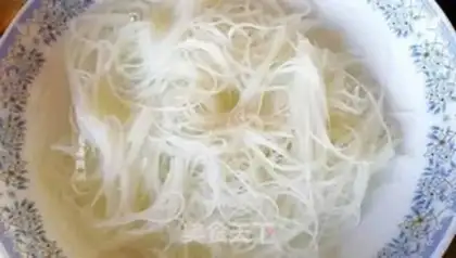 Make A garlic fan with a shrimp back step 2