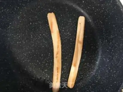 Make Black pepper, egg burrito step 2