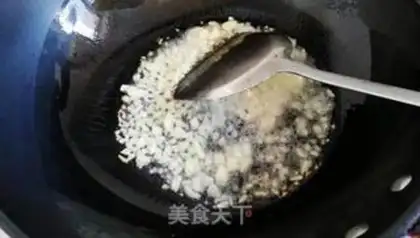 Make A garlic fan with a shrimp back step 5