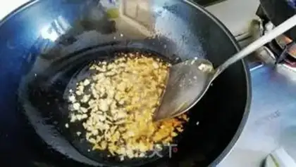 Make A garlic fan with a shrimp back step 6
