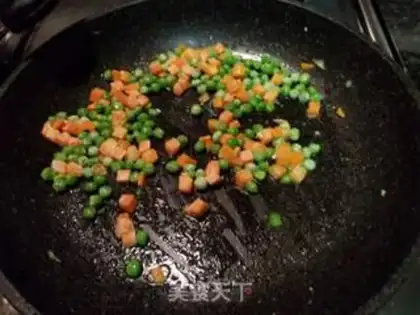 Make Soy sauce, egg fried rice step 1