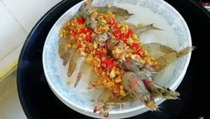Make A garlic fan with a shrimp back step 10