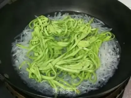 Make Emerald noodles from the seventh year step 7