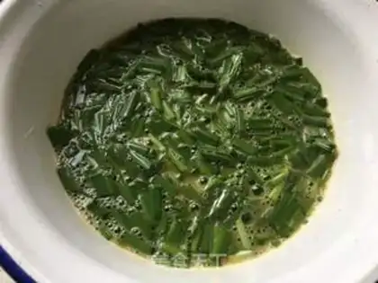 Make Scrambled eggs step 2