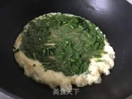 Make Scrambled eggs step 3