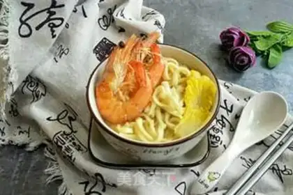 Make Fresh soup and shrimp noodles step 16