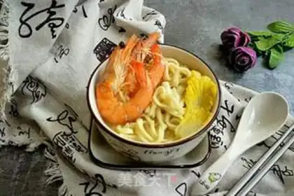 Make Fresh soup and shrimp noodles step 17