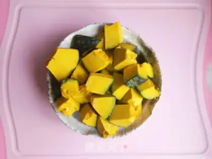 Make Sweet pumpkin noodles step 1