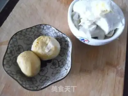 Make The egg yolk step 1