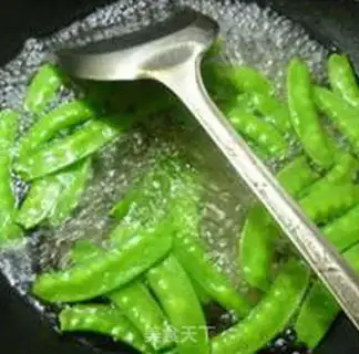 Make Noodles and Dutch beans step 3