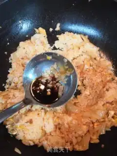 Make Pickle egg fried rice step 4