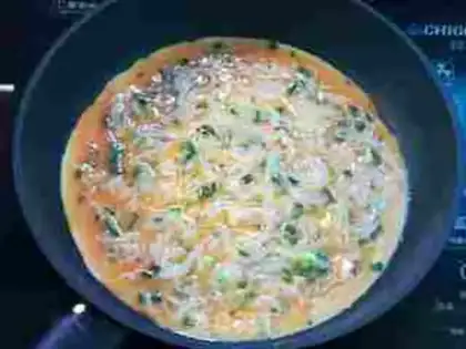 Make Silverfish fried eggs step 5