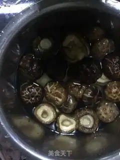 Make A chicken with mushrooms step 2