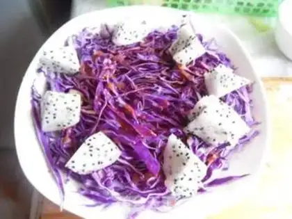 Make Pyramid blue fruit salad step 3