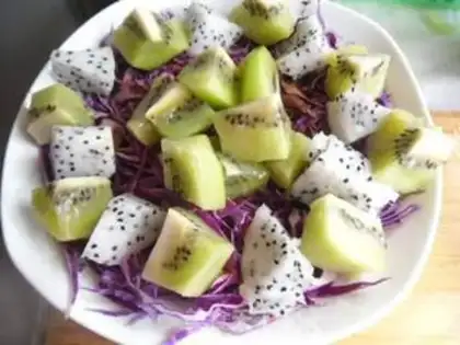 Make Pyramid blue fruit salad step 4