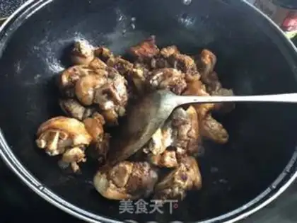 Make Red burning pig hoof step 4