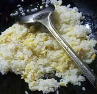 Make Carrot egg fried rice step 7