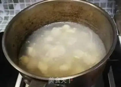 Make Curry chicken crumbs step 1