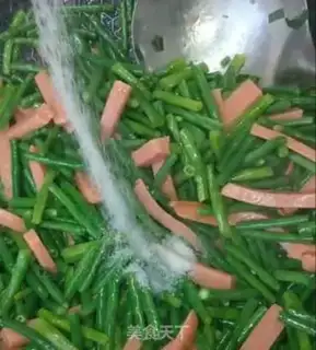 Make The beans and the ham step 5