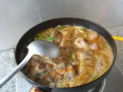 Make Burning fish onions step 9