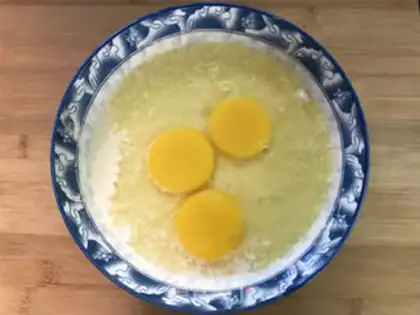 Make Onion egg pancakes step 2