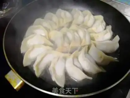 Make Three fresh fried dumplings step 5