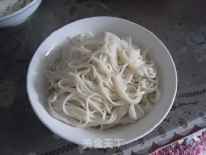Make Eggflowers for noodles step 2
