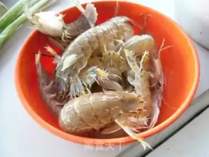 Make Onions of ginger shrimp step 2