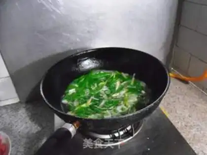 Make Onions of ginger shrimp step 4
