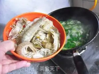 Make Onions of ginger shrimp step 5