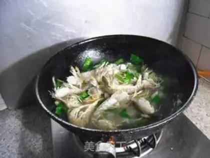 Make Onions of ginger shrimp step 7