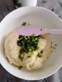 Make Onion cookies step 4